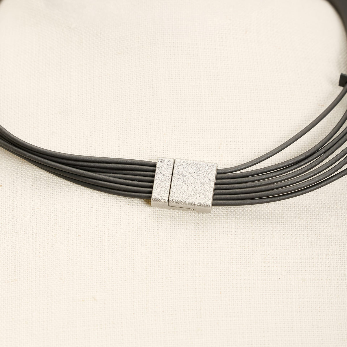 Afrika+ Necklace, titanium