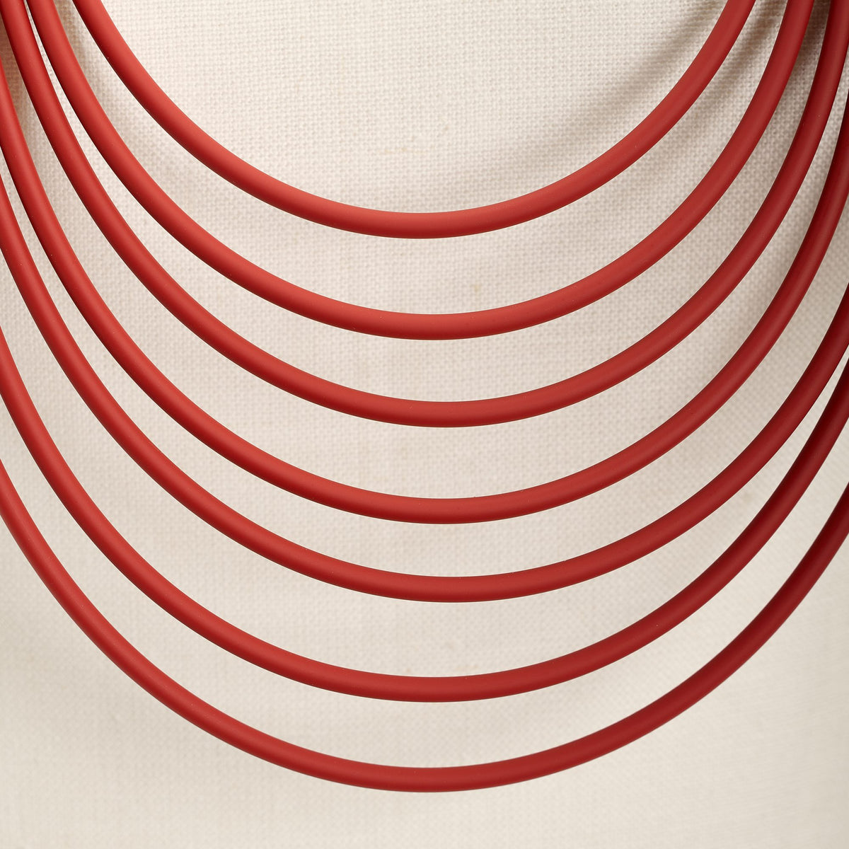 Collana Afrika Round Long, rosso pastello