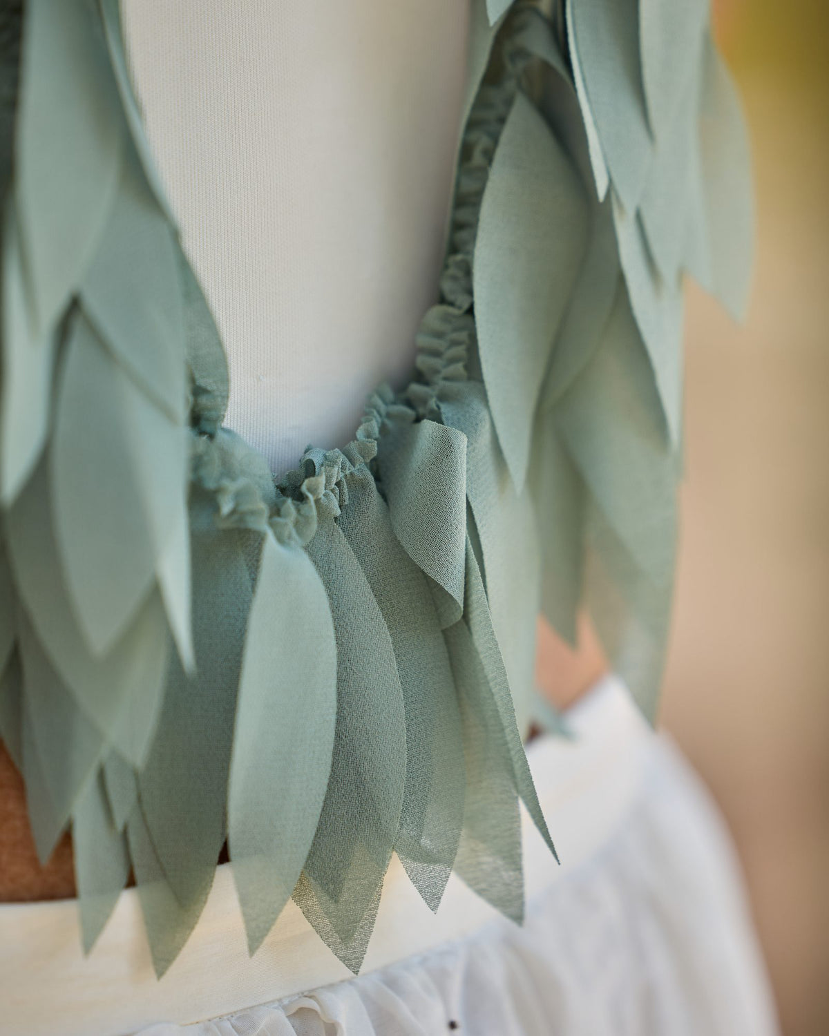 Donna con la Collana Colibrì