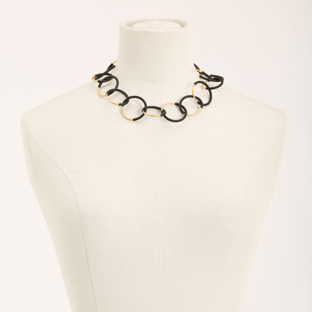 Collana Eclissi Corta Oro, nero