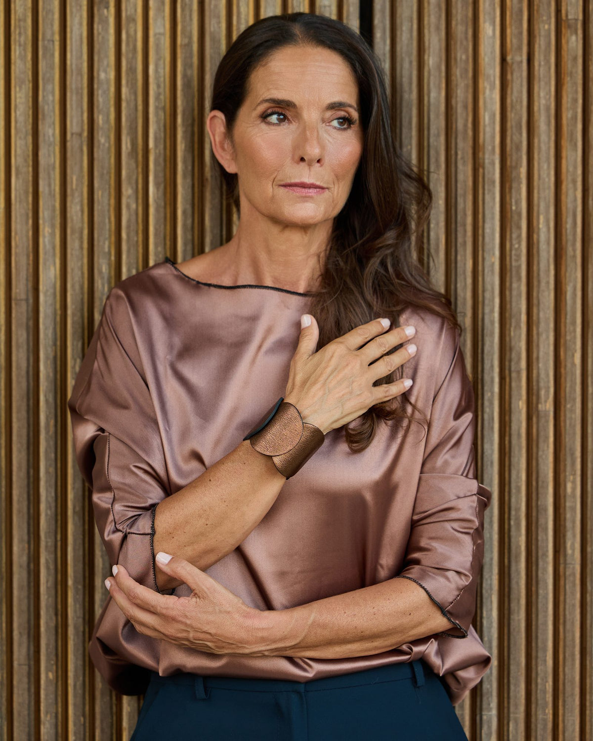 Donna con il Bracciale Fiore