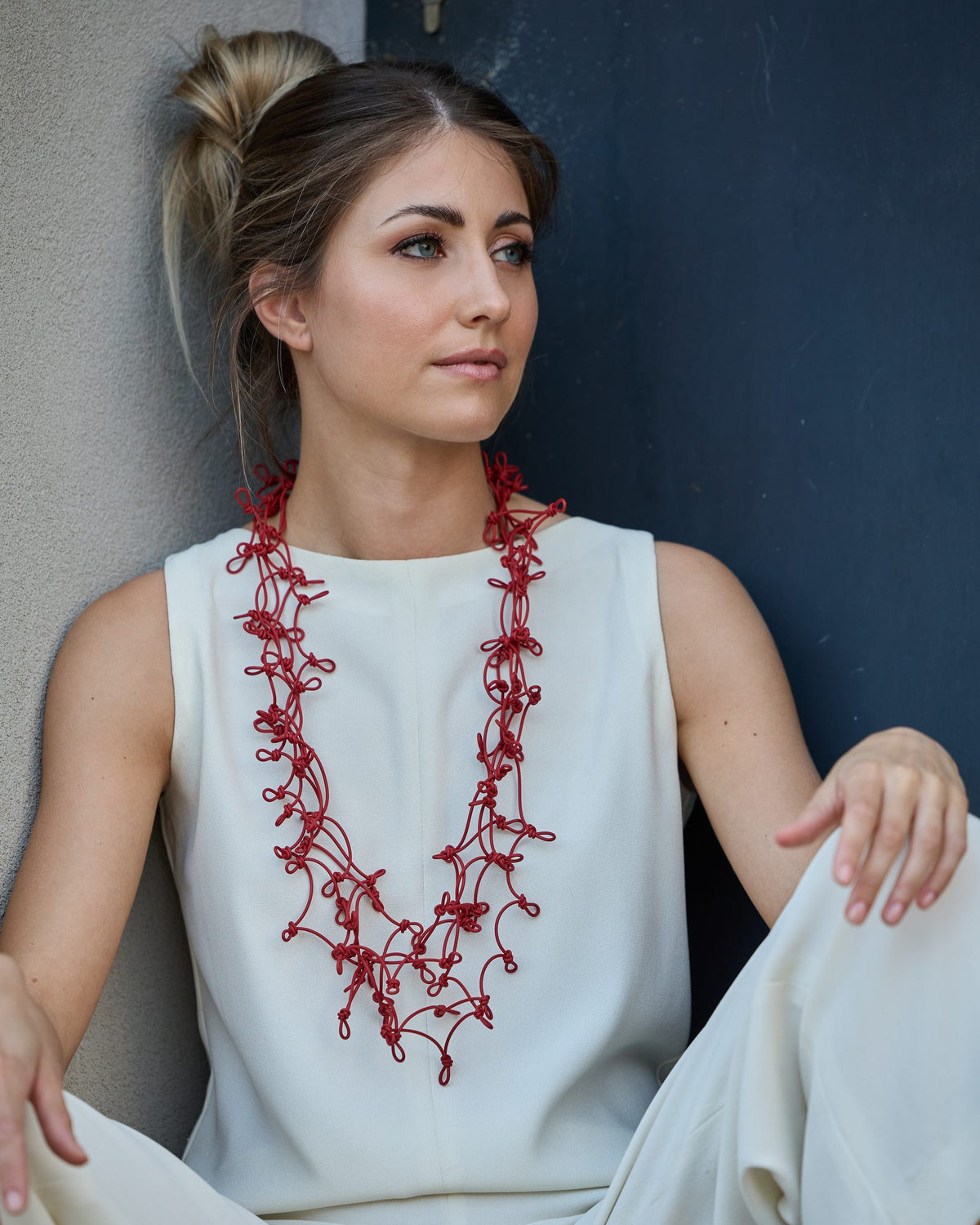 Woman wearing Knots Long Necklace