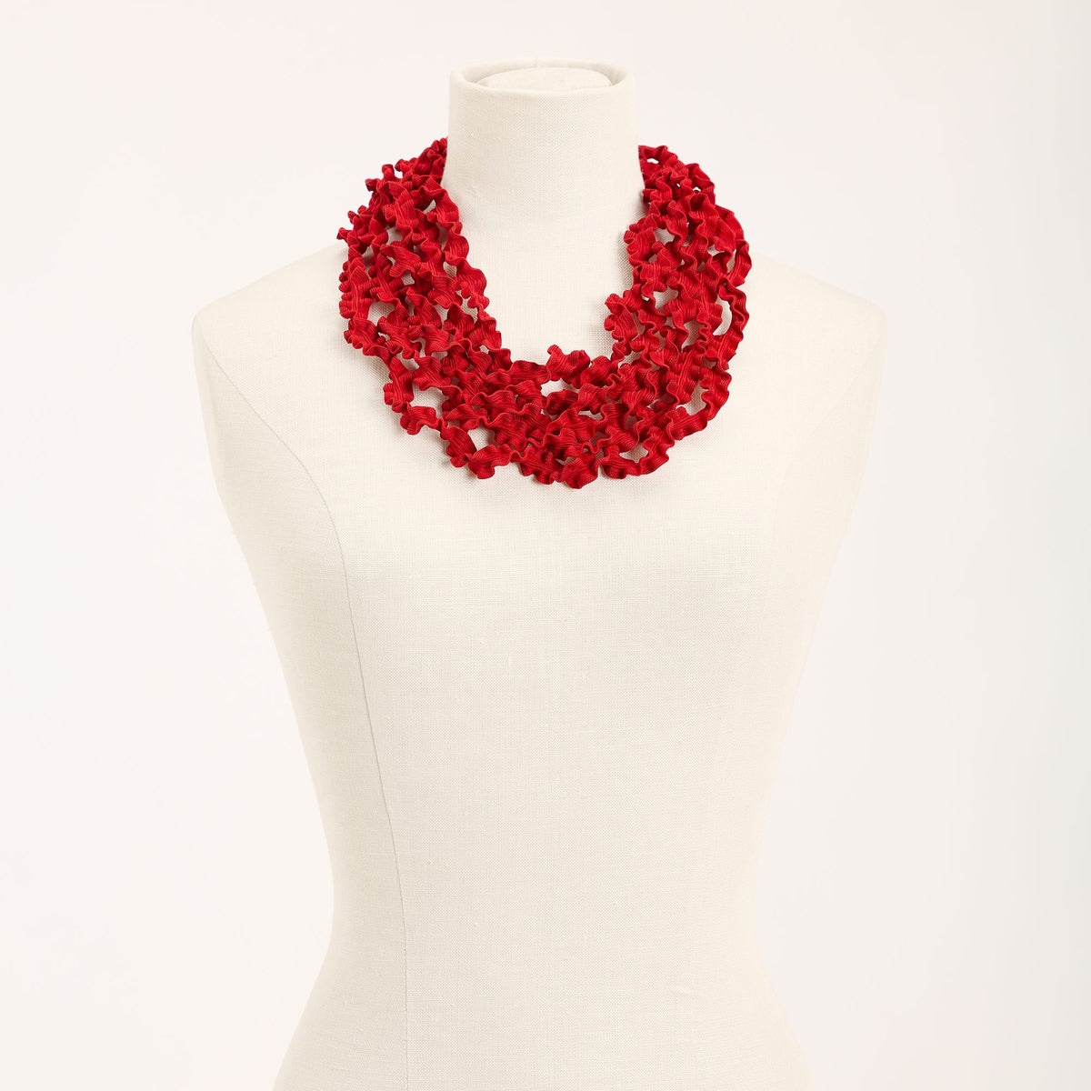 Laccio Short Necklace, red