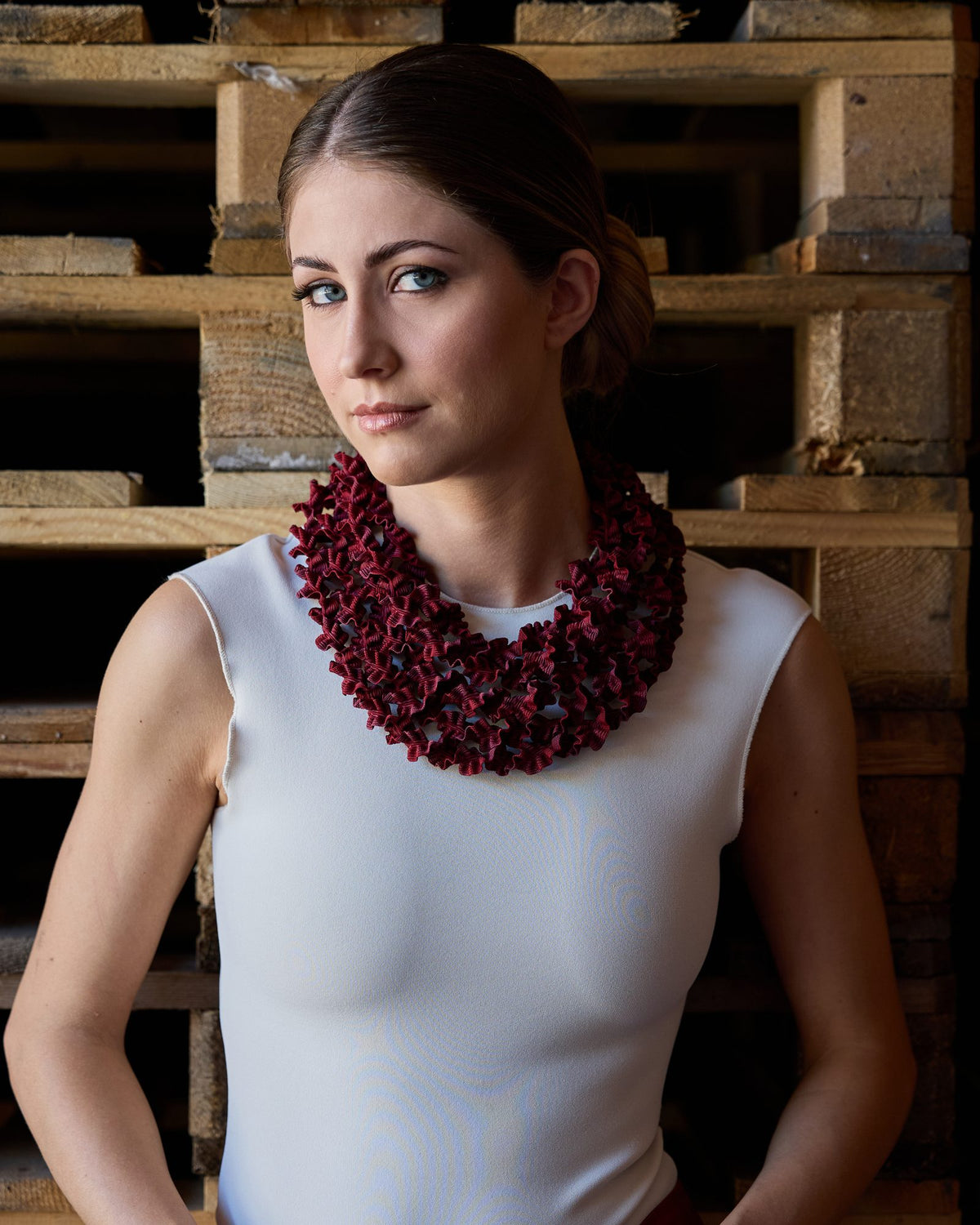 Woman wearing Laccio Short Necklace
