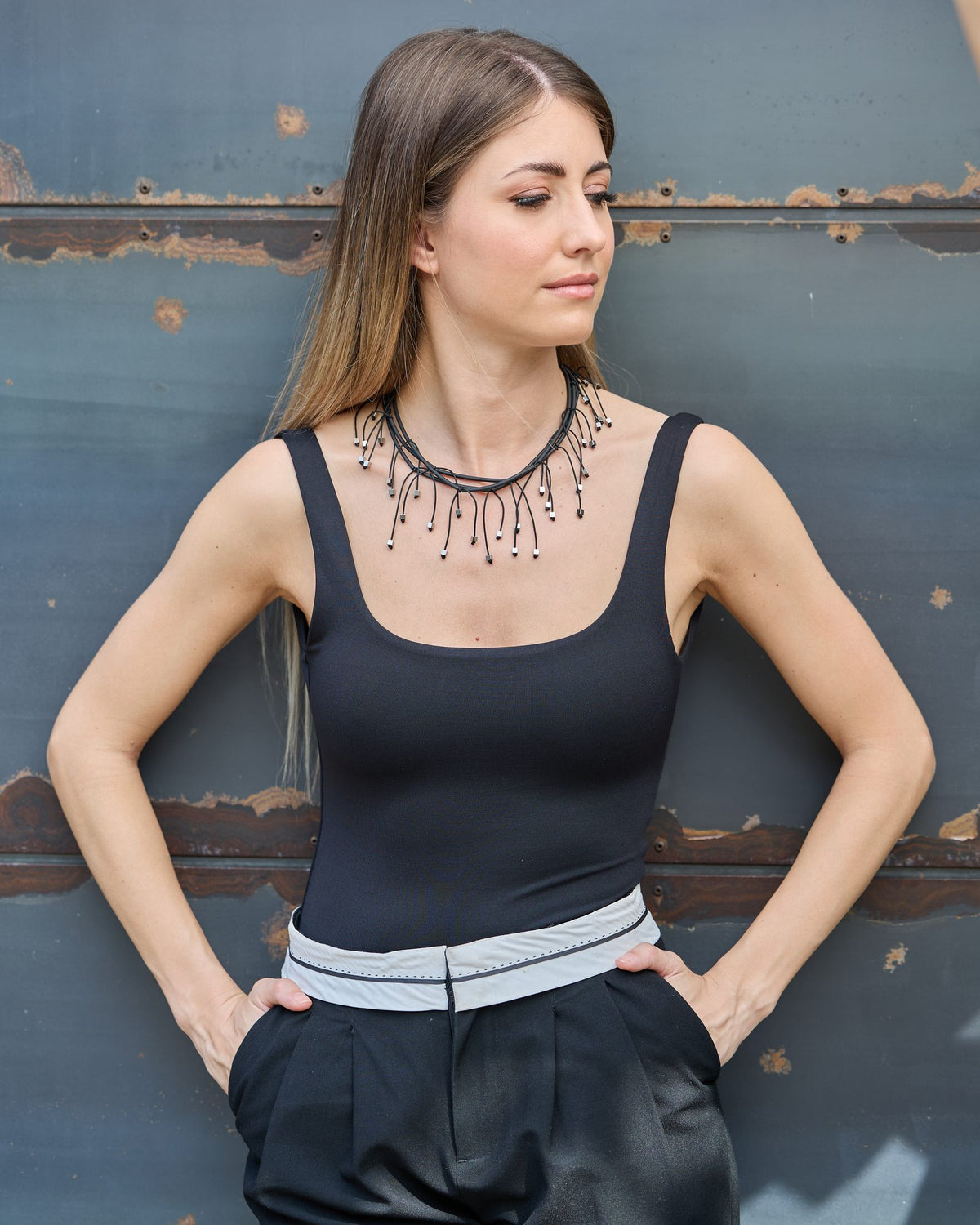 Woman wearing Luce Short Necklace