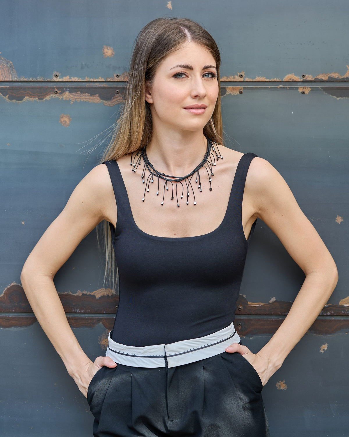 Woman wearing Luce Short Necklace