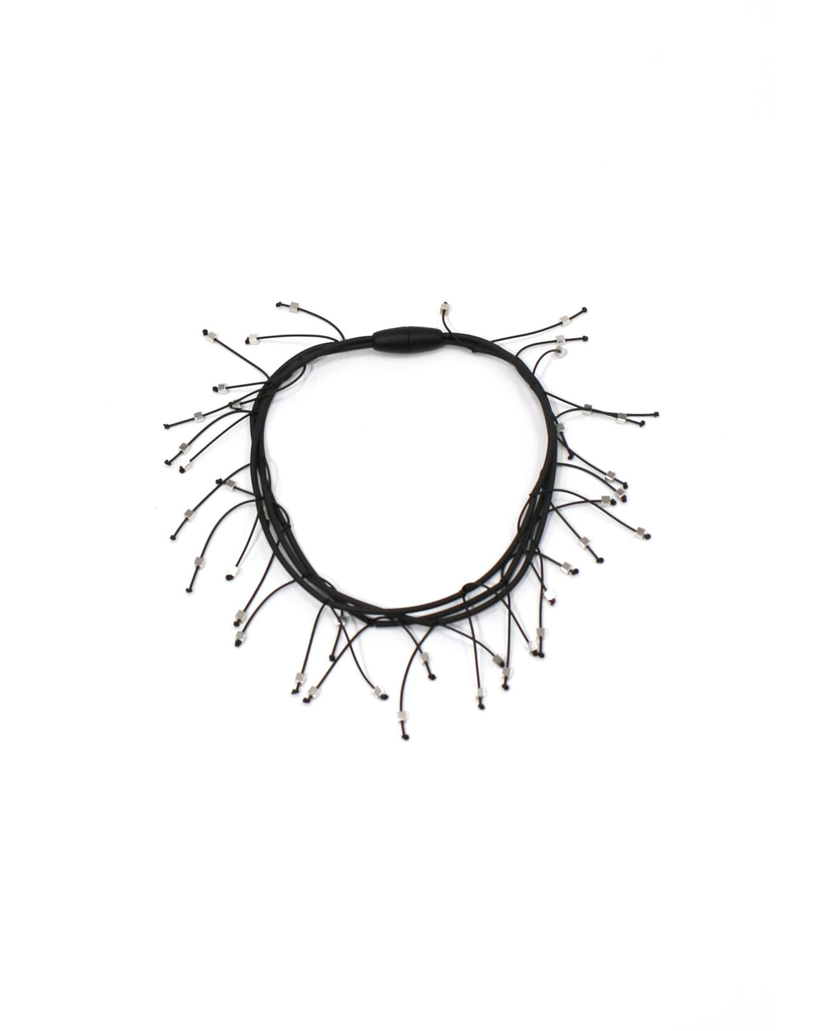 Woman wearing Luce Short Necklace