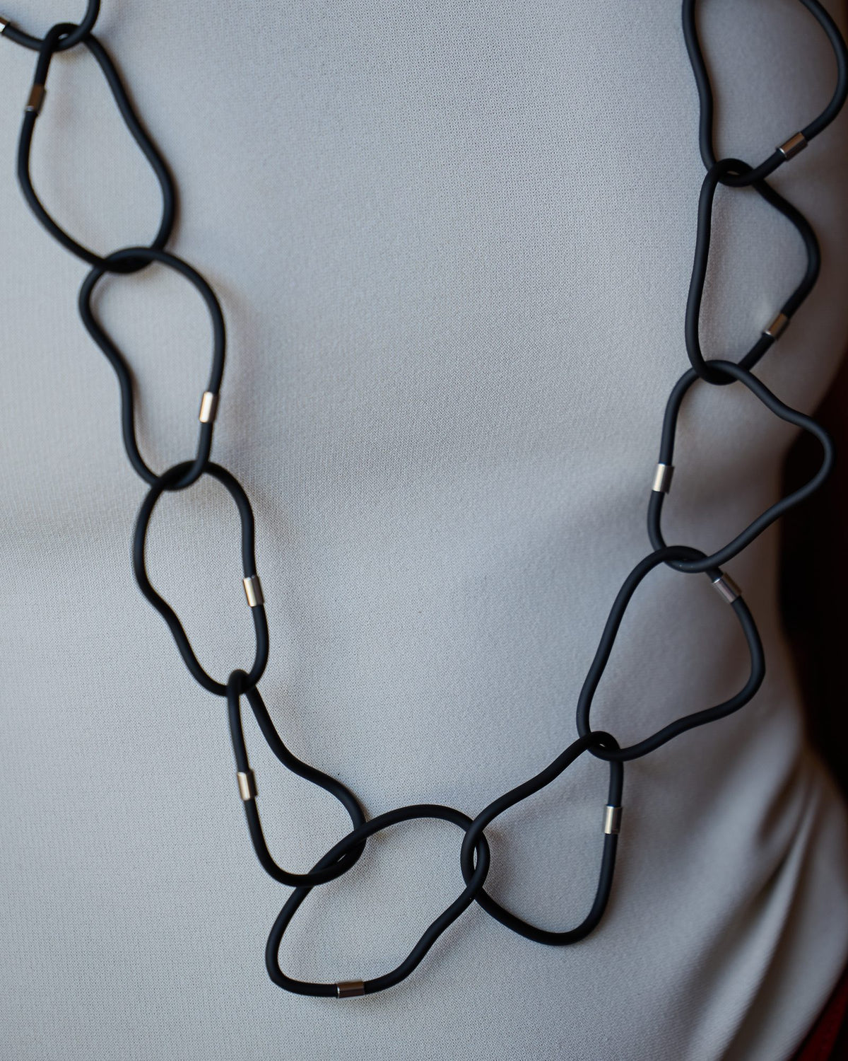 Donna con la Collana Memory Color