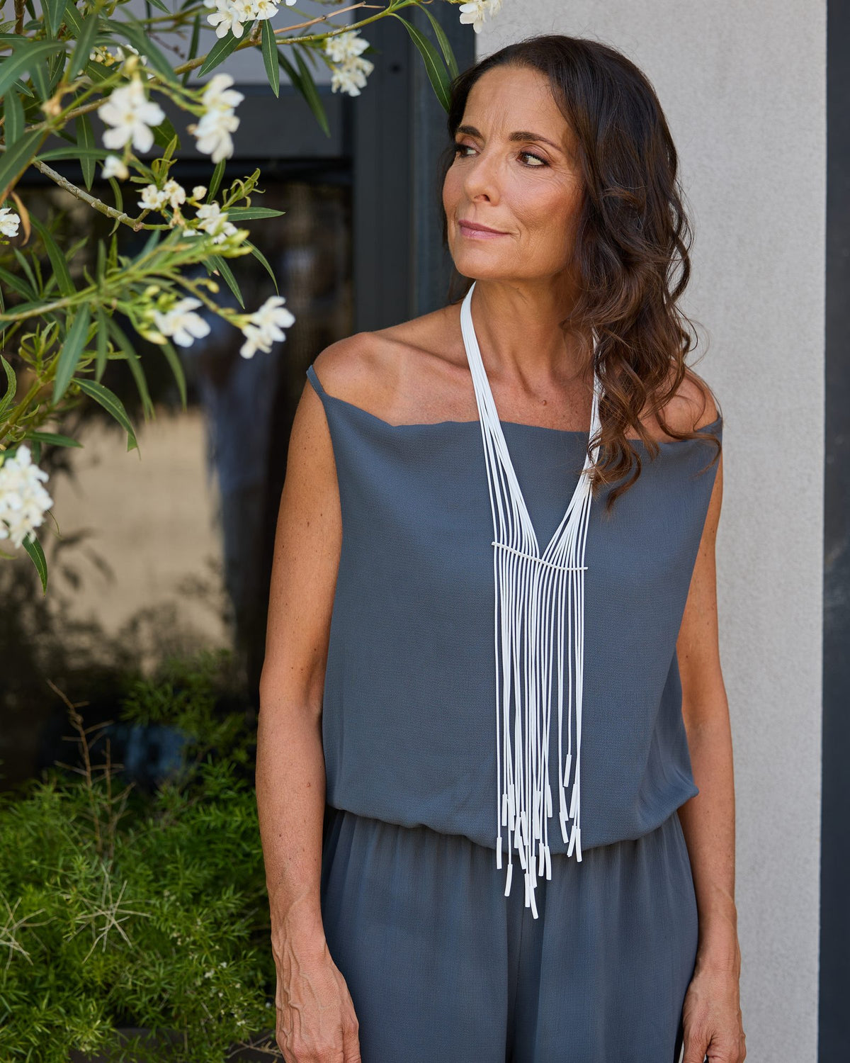 Donna con la Collana Niagara