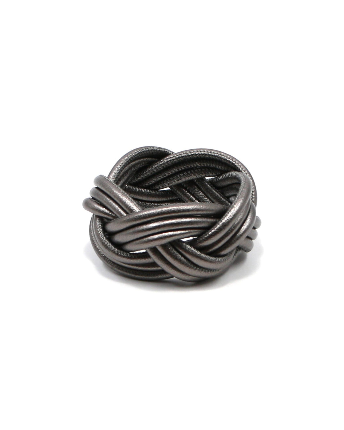 Woman wearing Nodo Marino Leather Bracelet