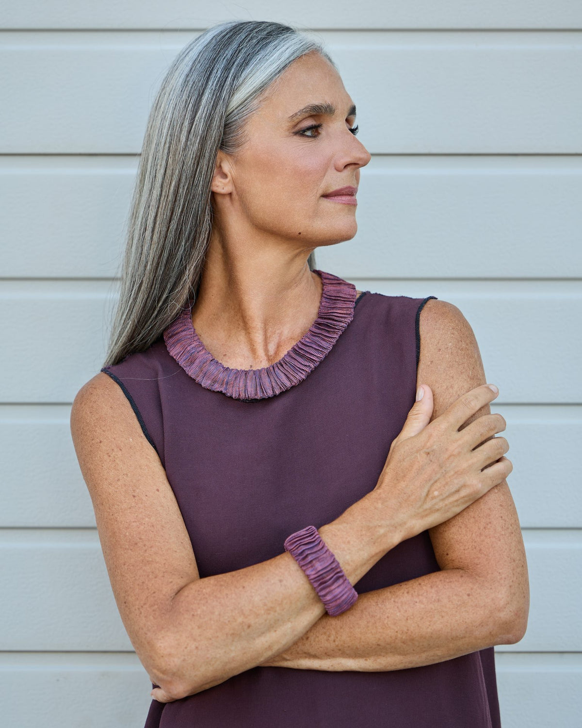 Woman wearing Sintesi Necklace