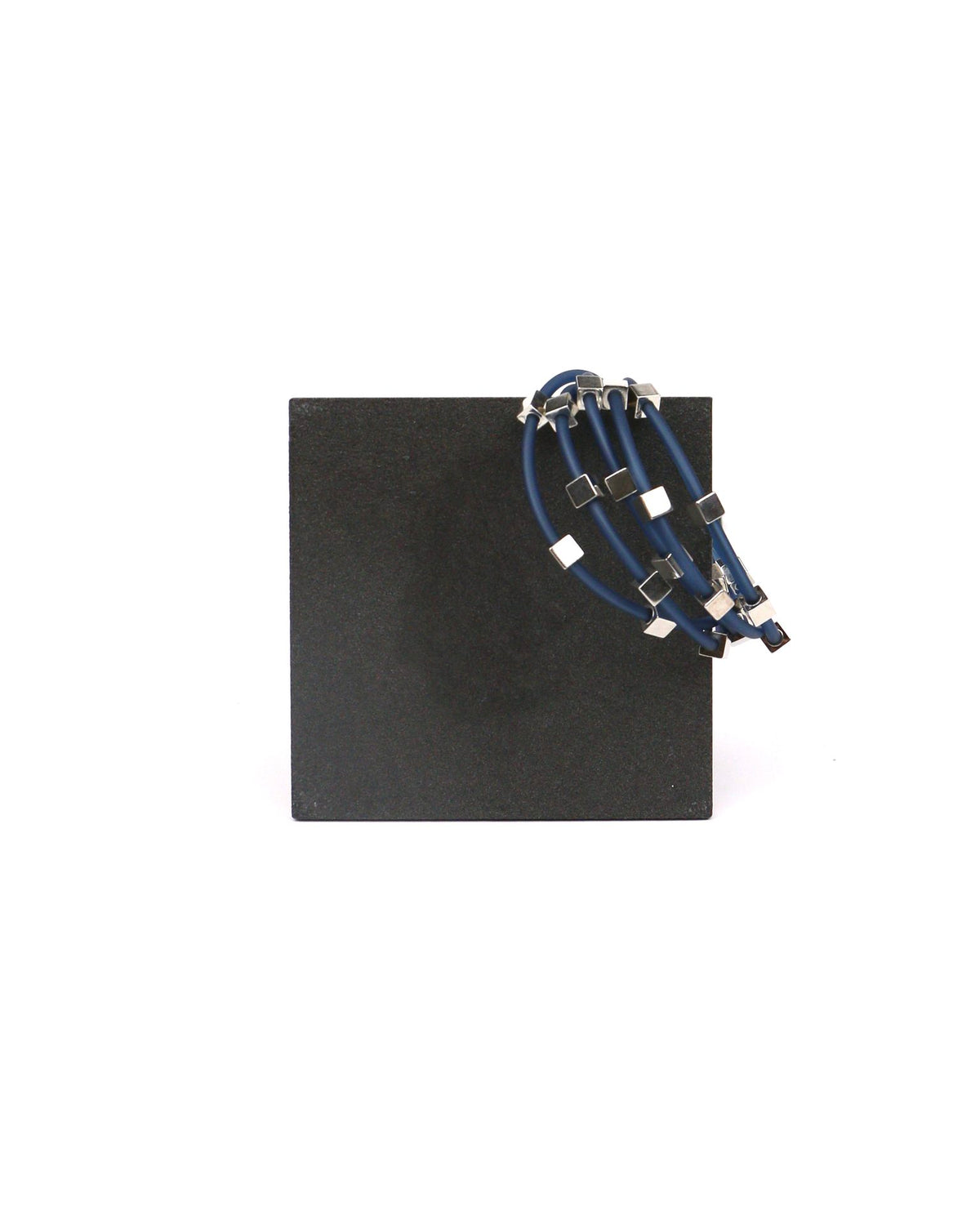 Woman wearing Sirio Bracelet