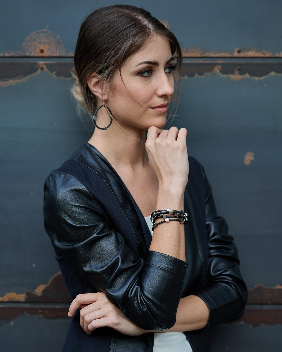 Woman wearing Sirio Bracelet