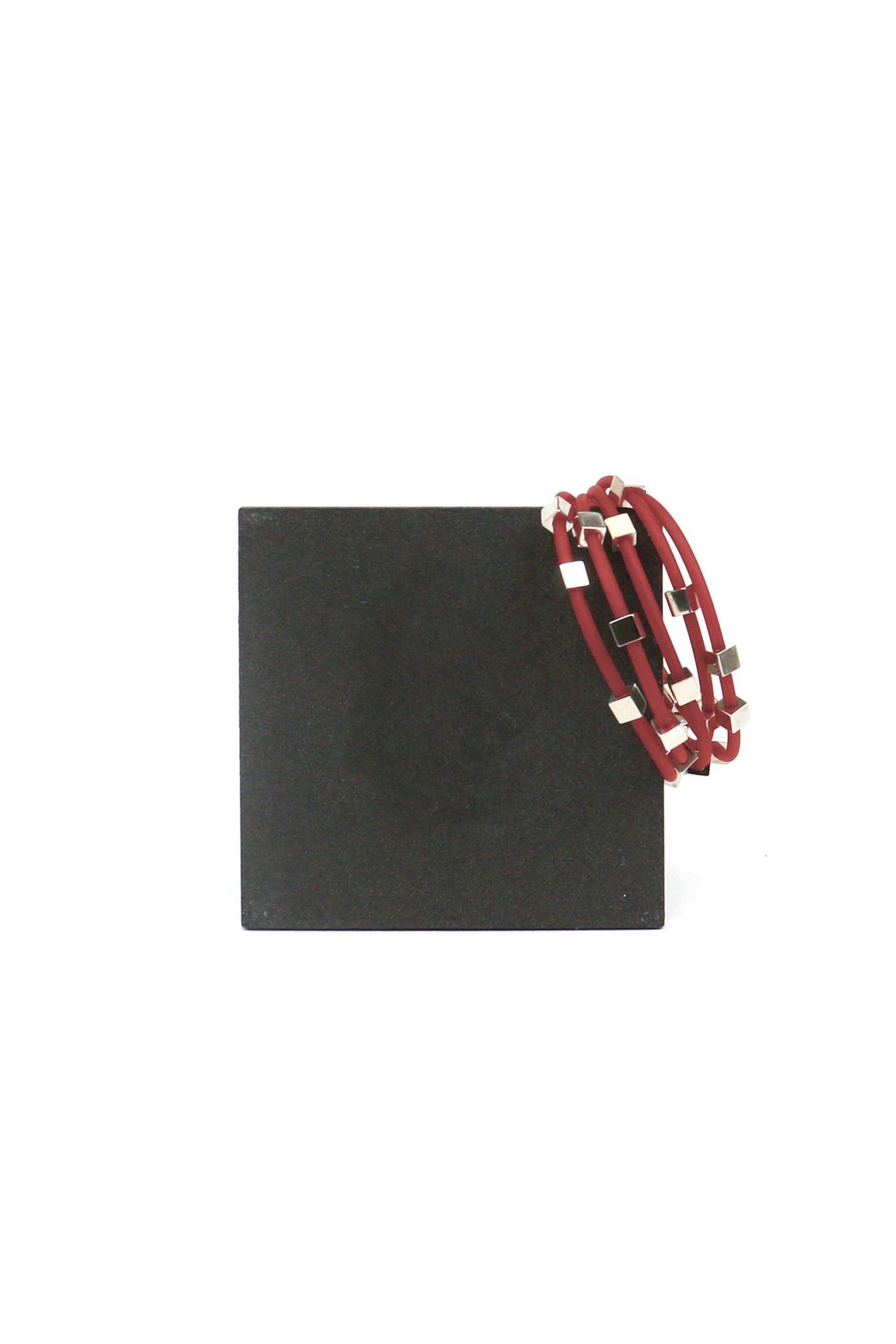 Woman wearing Sirio Bracelet