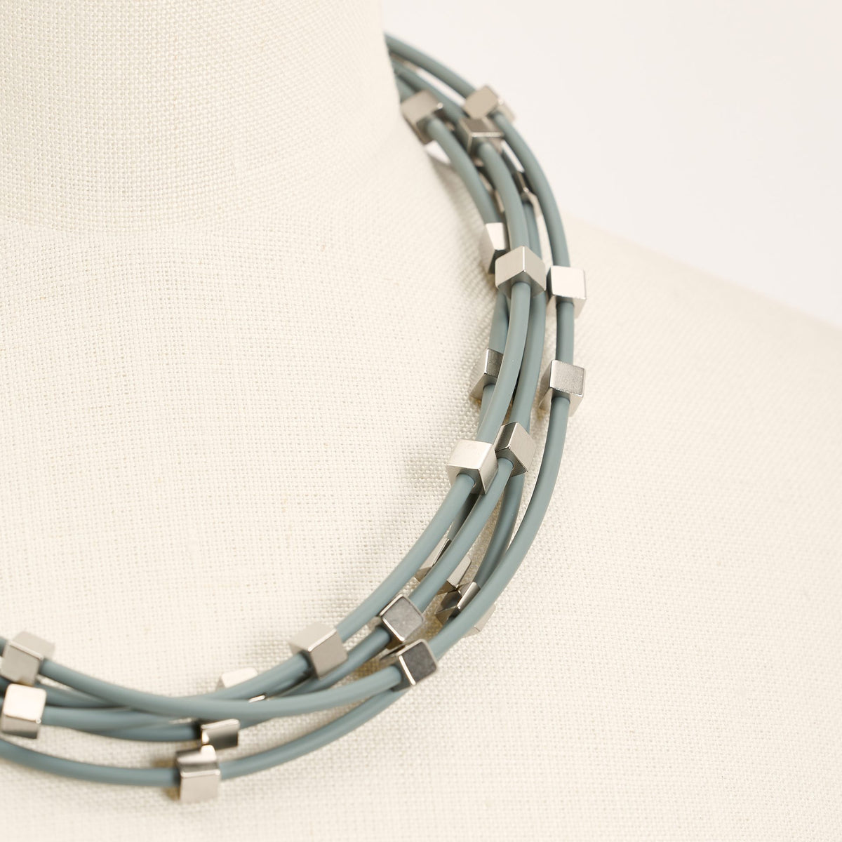 Sirio Necklace, pastel smoke
