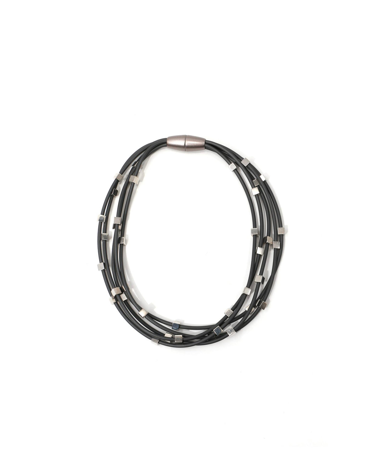 Woman wearing Sirio Necklace