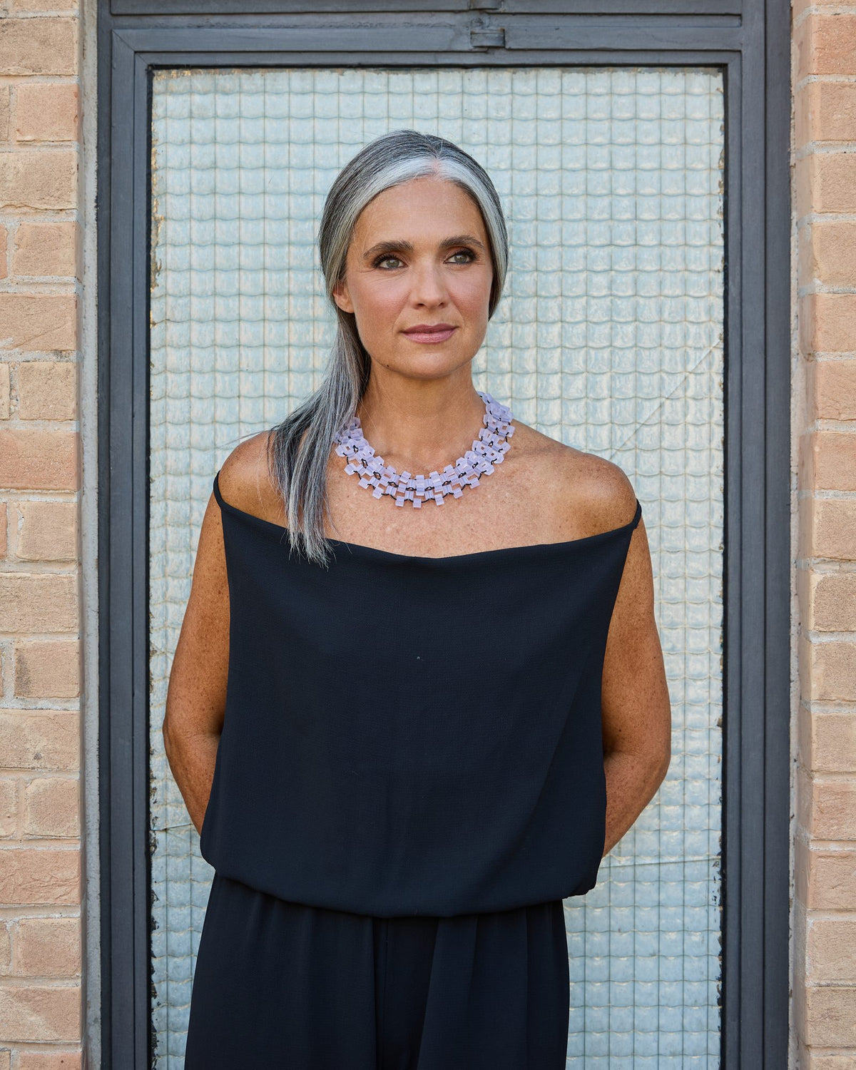 Donna con la Collana Torre