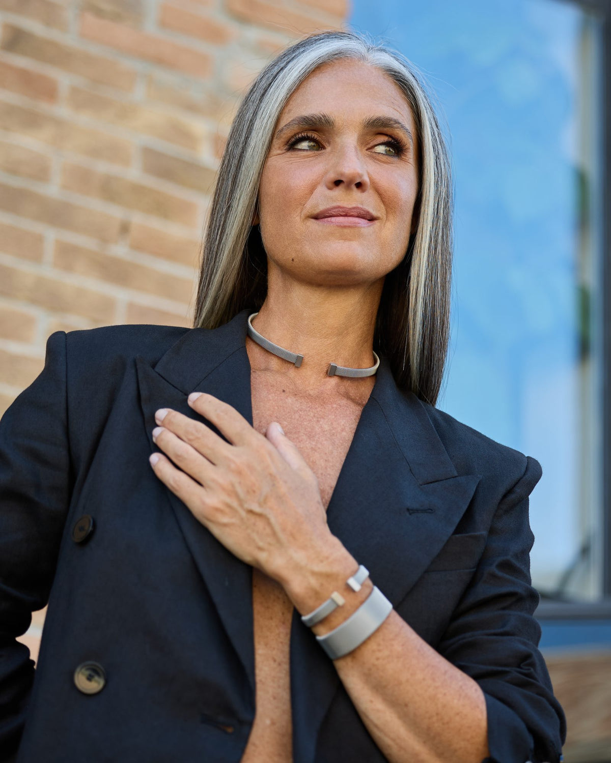Donna con la Collana Vis