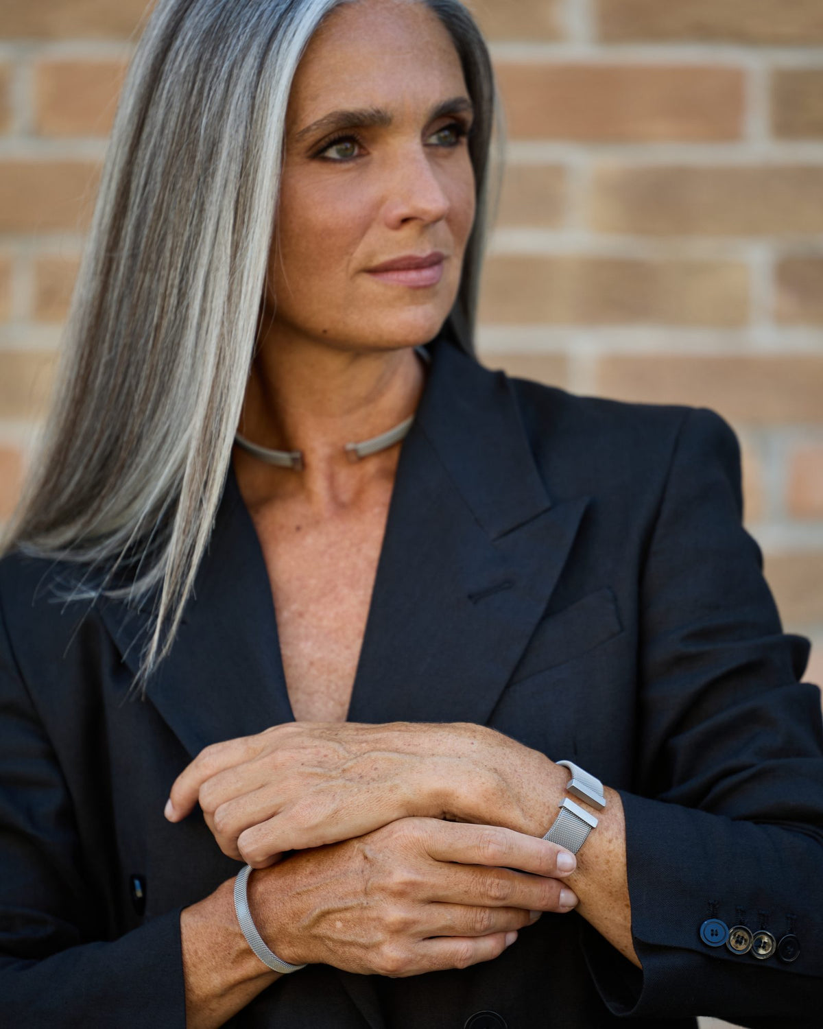 Donna con il Bracciale Vis+