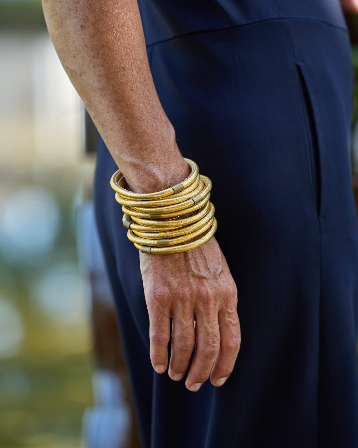 Donna con il Bracciale Zoe 10