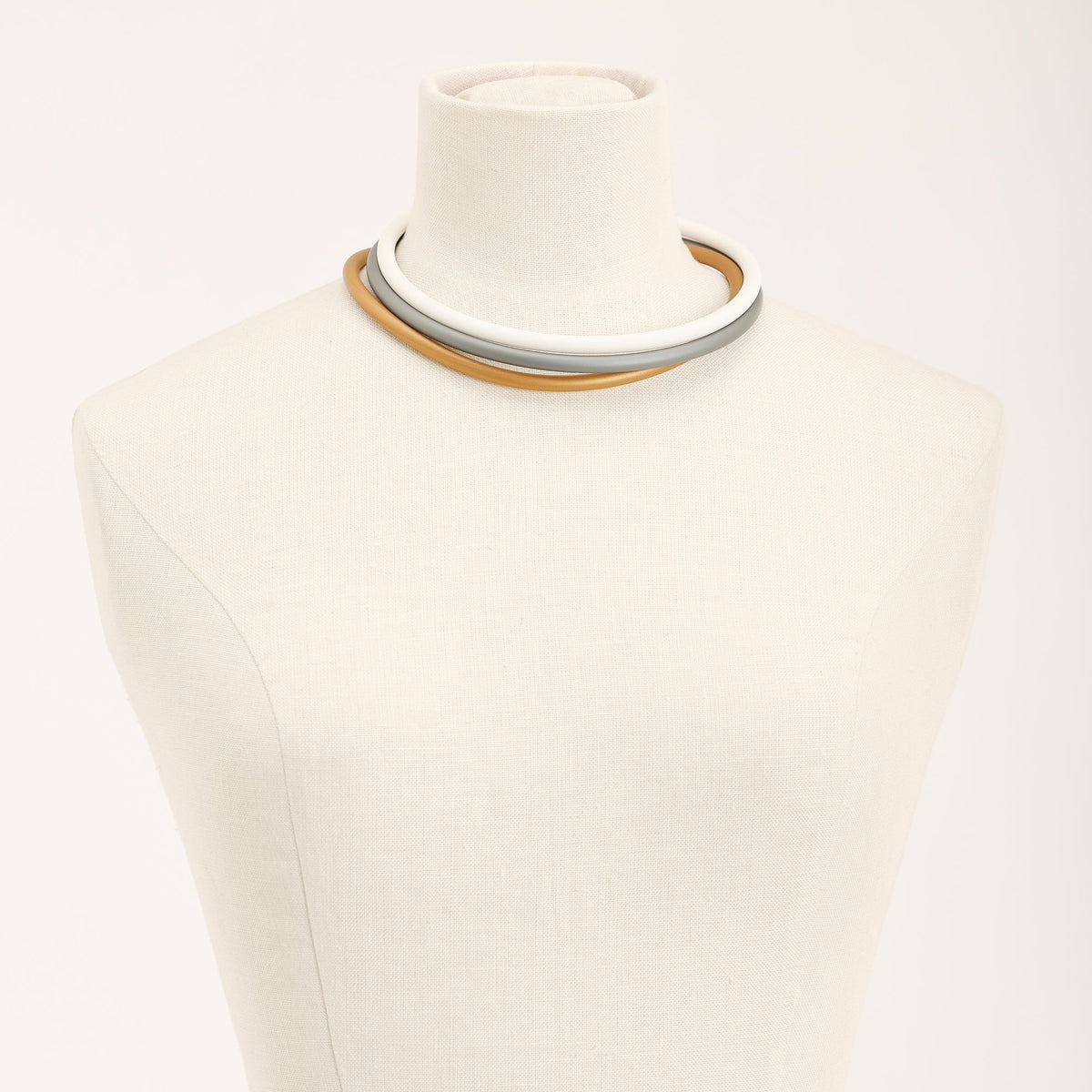 Collana Zoe Rubber, oro, bianco e argento
