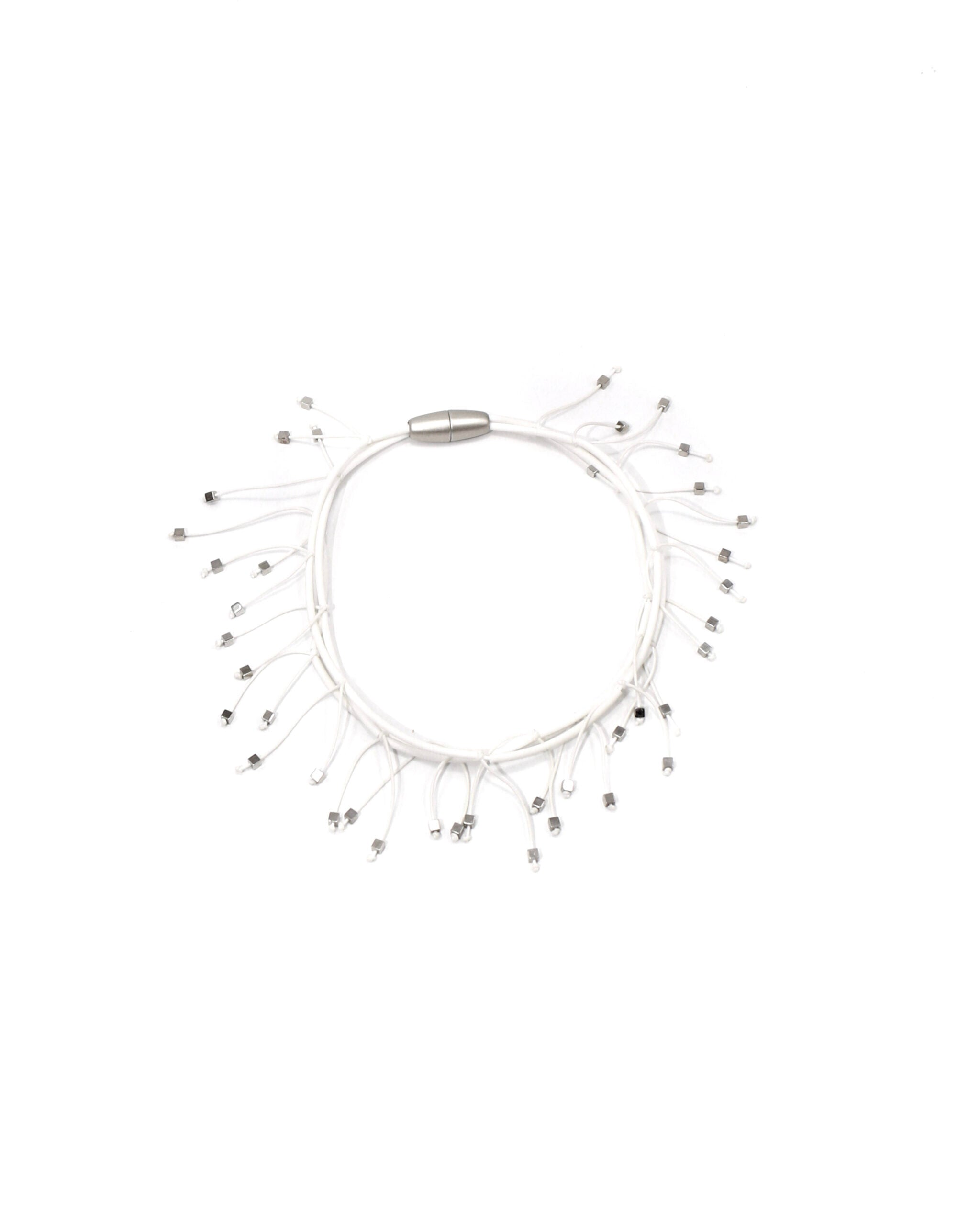 Luce collana corta
