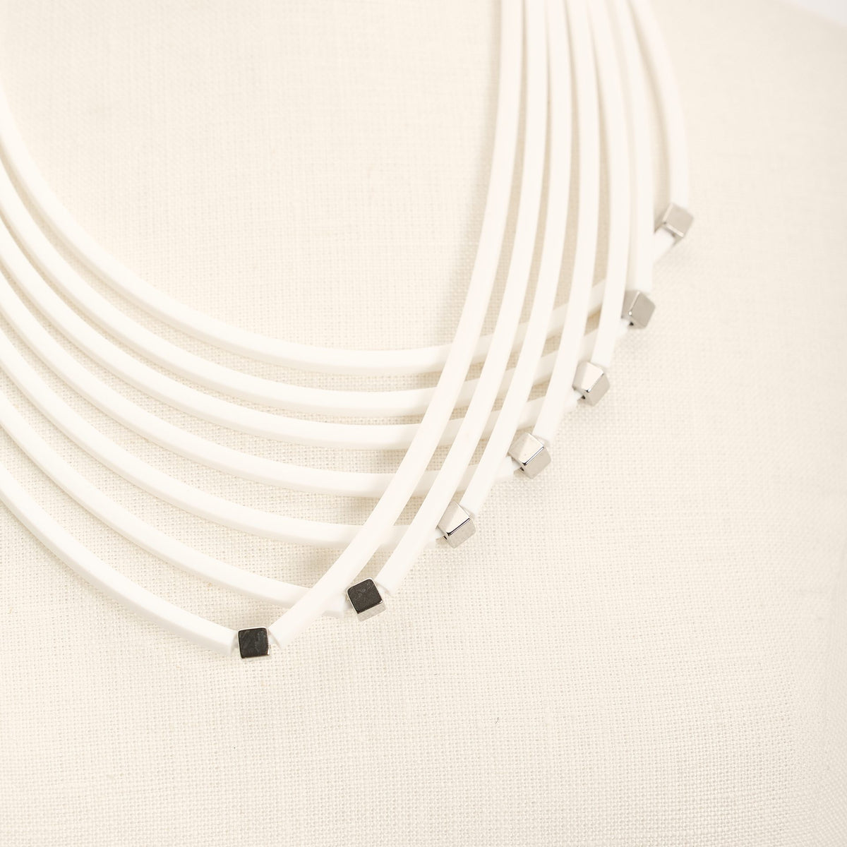 Afrika+ Necklace, white