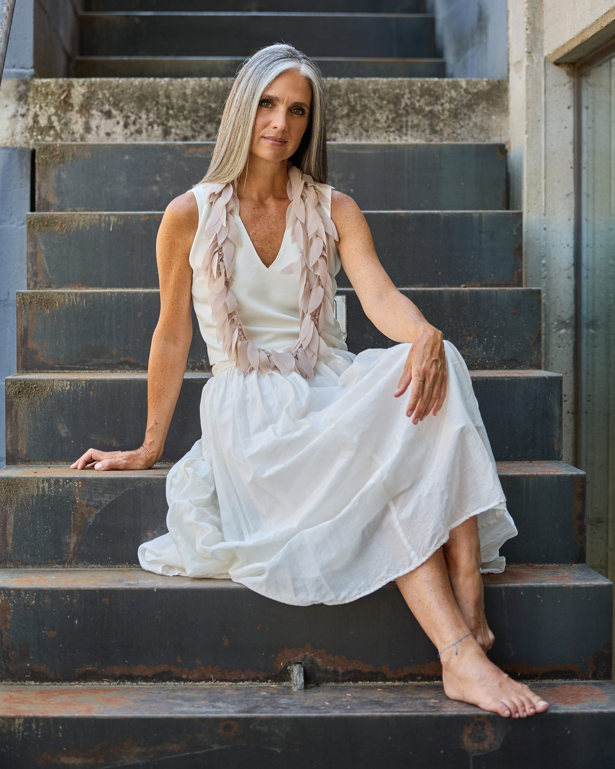 Donna con la Collana Colibrì