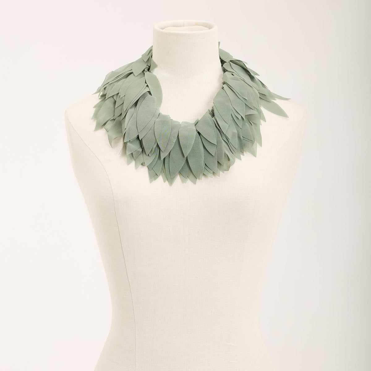 Collana Colibrì, verde salvia