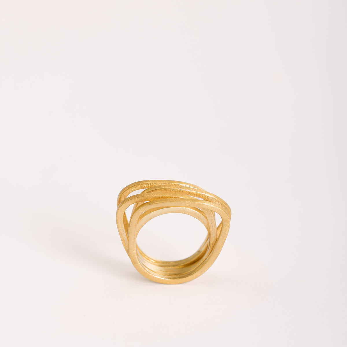 Anello Dubai Uno Oro in argento 925 satinato, su fondo chiaro