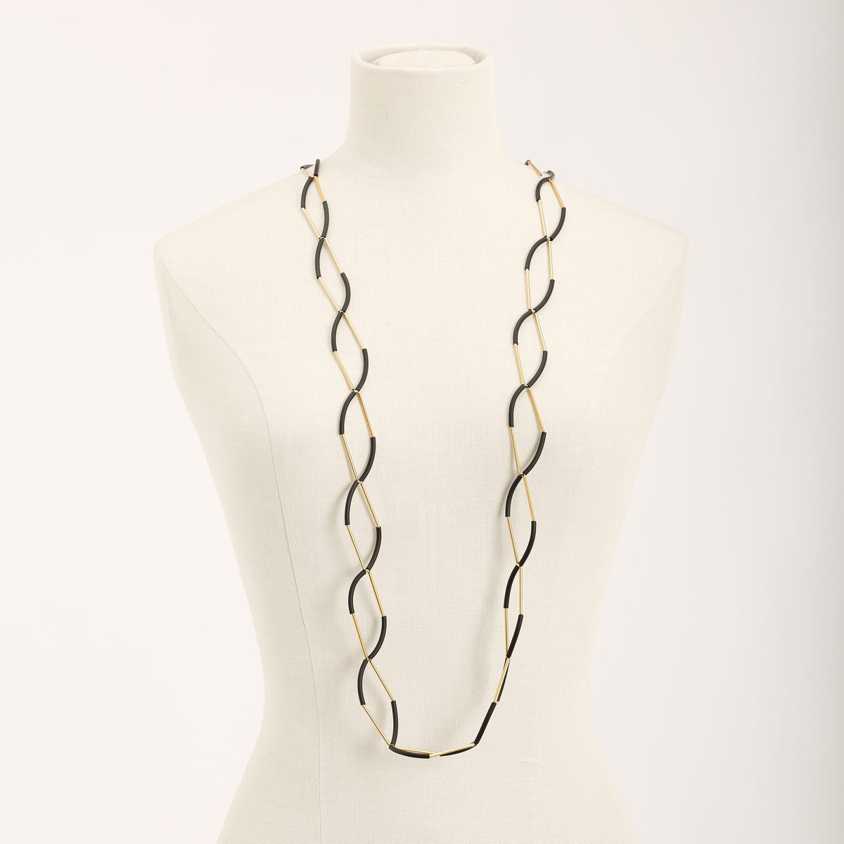 Collana Due a Due Oro, nero