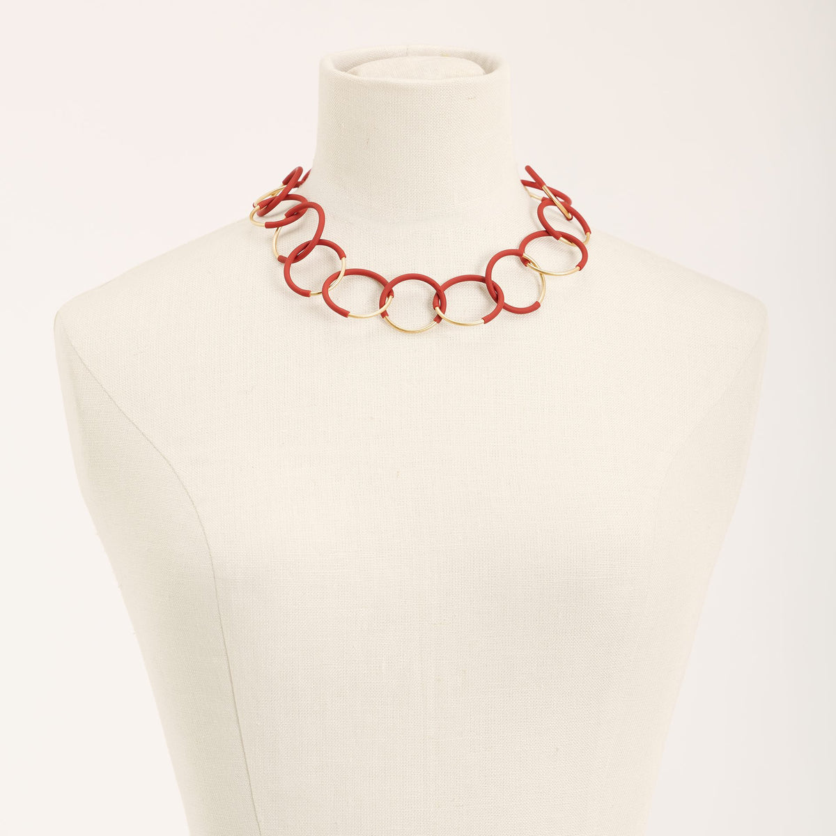 Collana Eclissi Corta Oro, rosso pastello