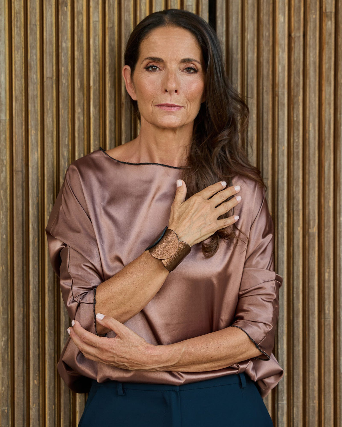 Donna con il Bracciale Fiore