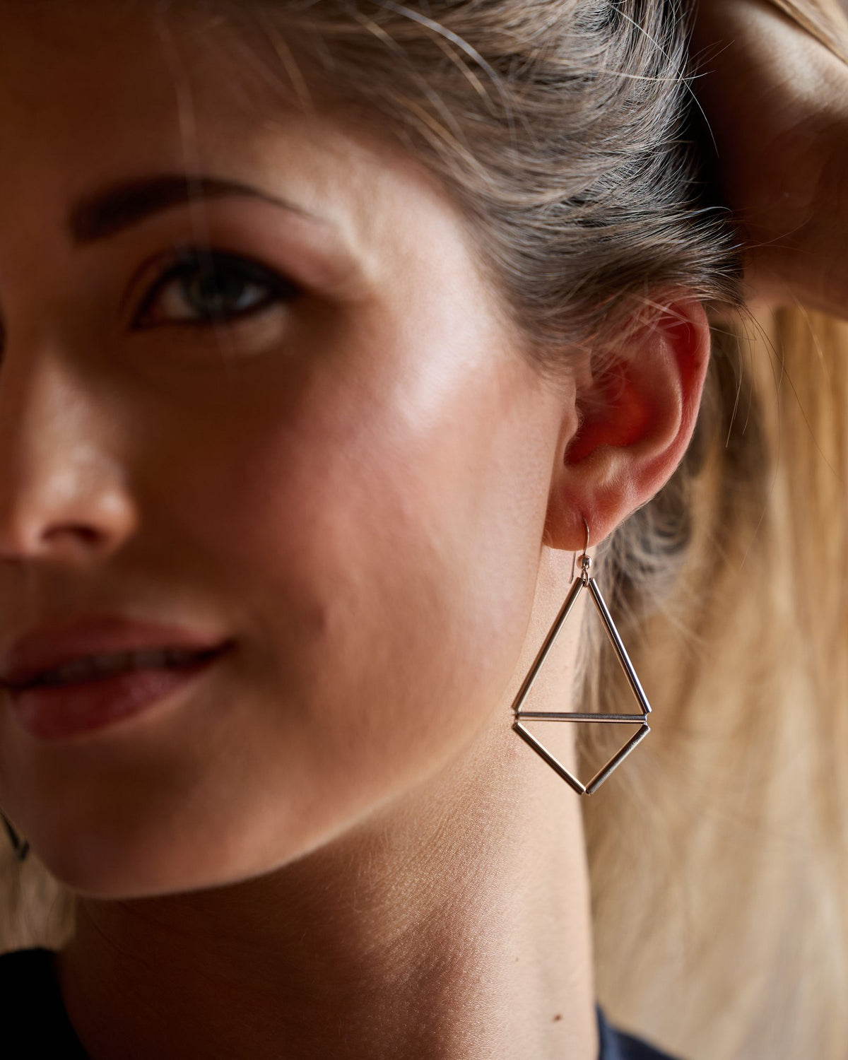 Kite 1 Rhodium earrings in rhodium-plated brass and rhodium-plated silver, worn
