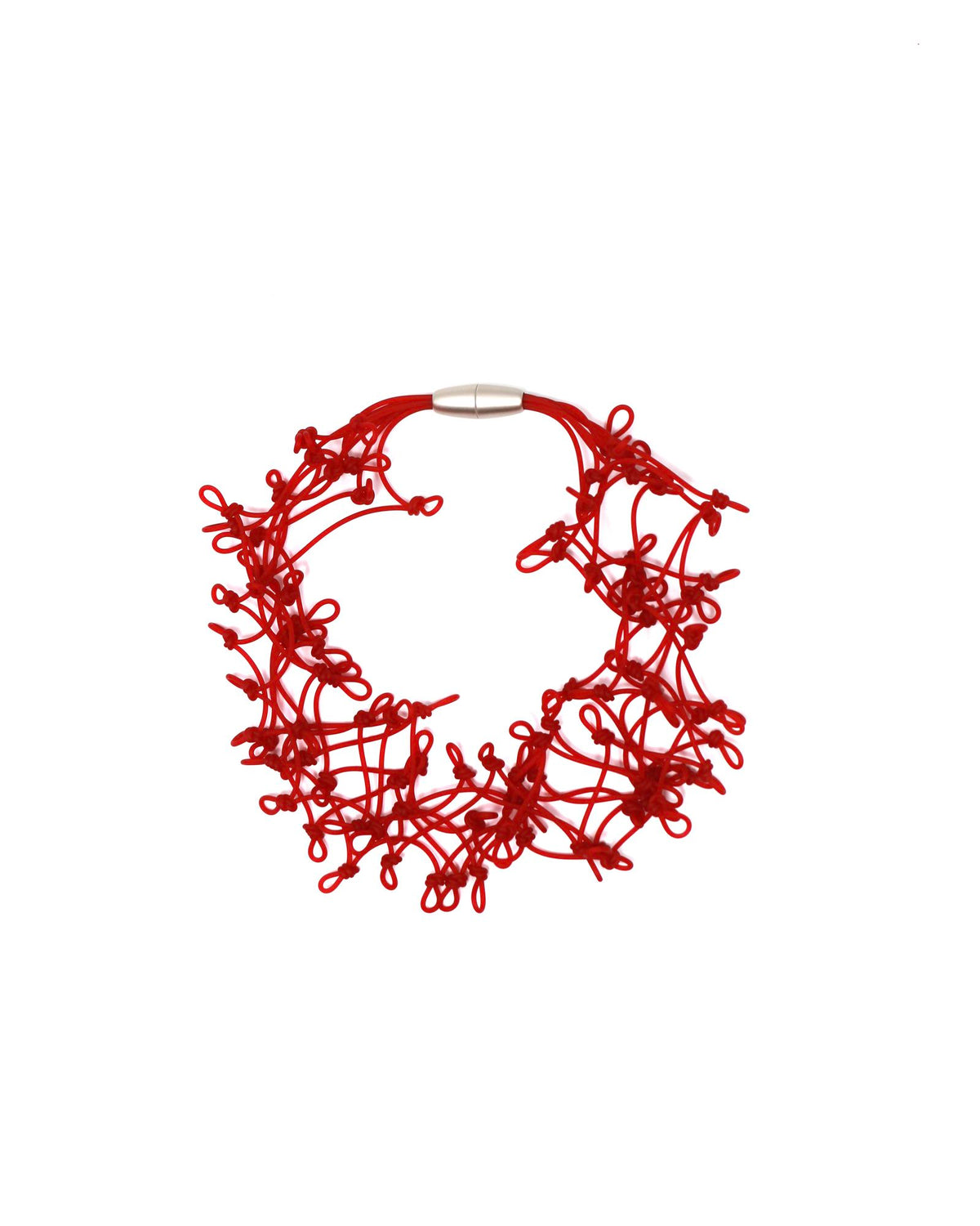 Woman wearing Knots Short Necklace