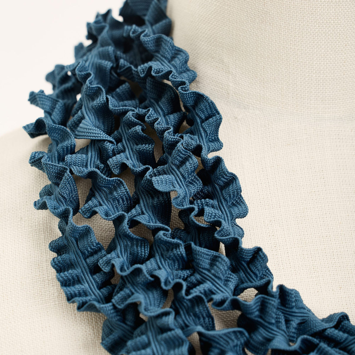 Laccio Short Necklace, blue
