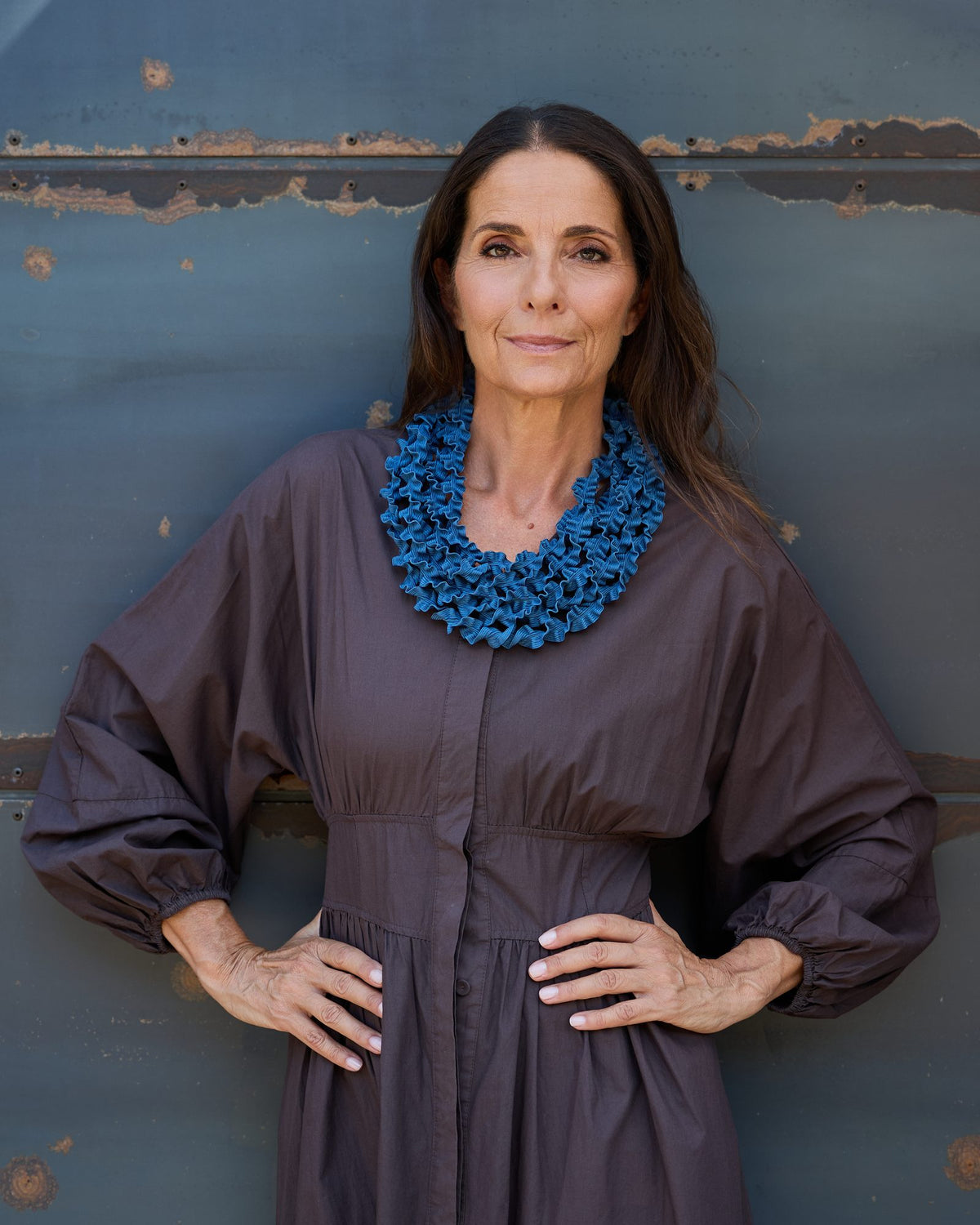 Woman wearing Laccio Short Necklace