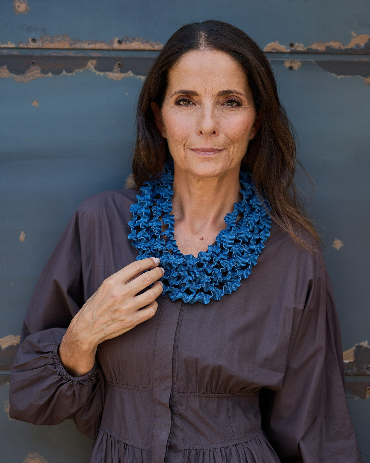 Woman wearing Laccio Short Necklace