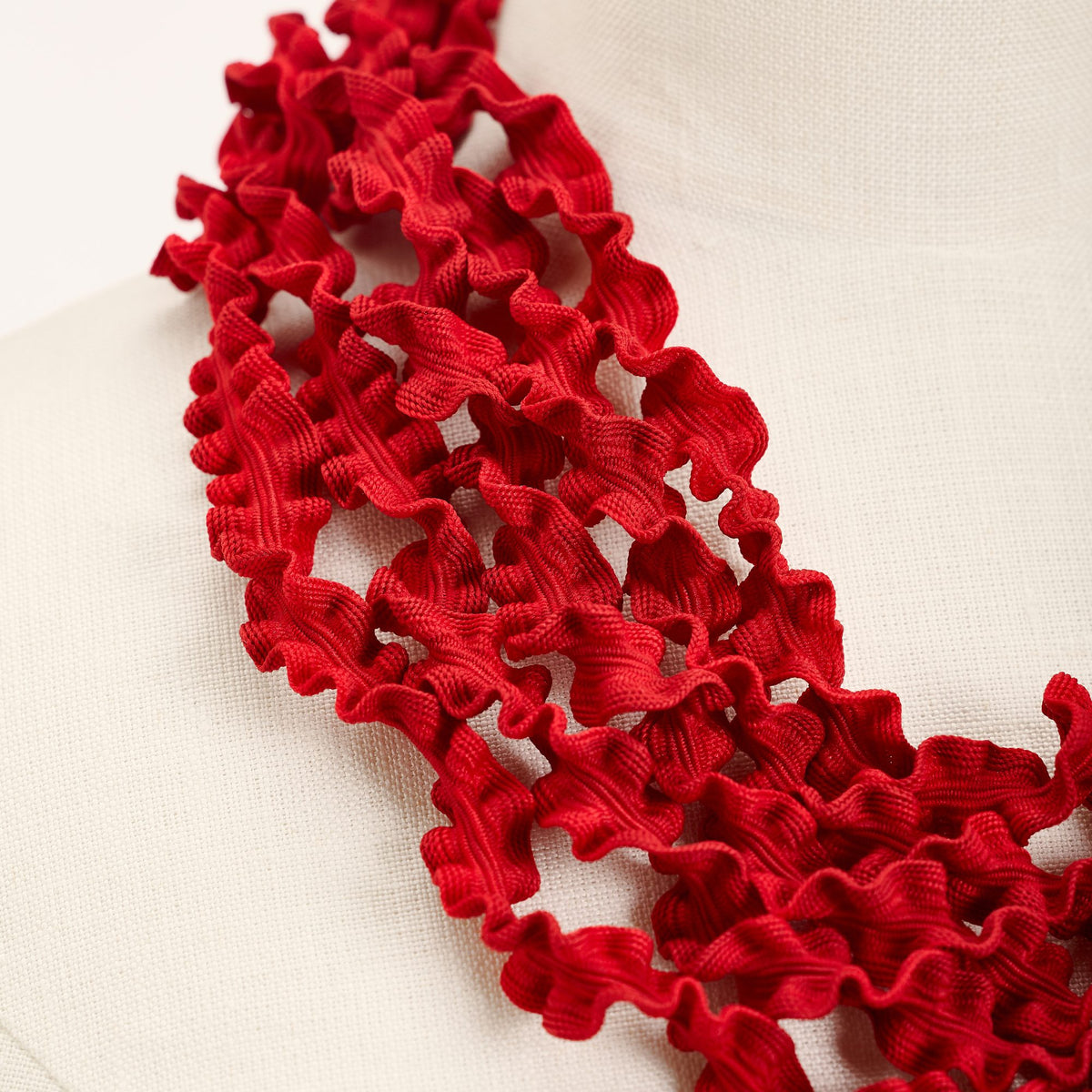 Laccio Short Necklace, red