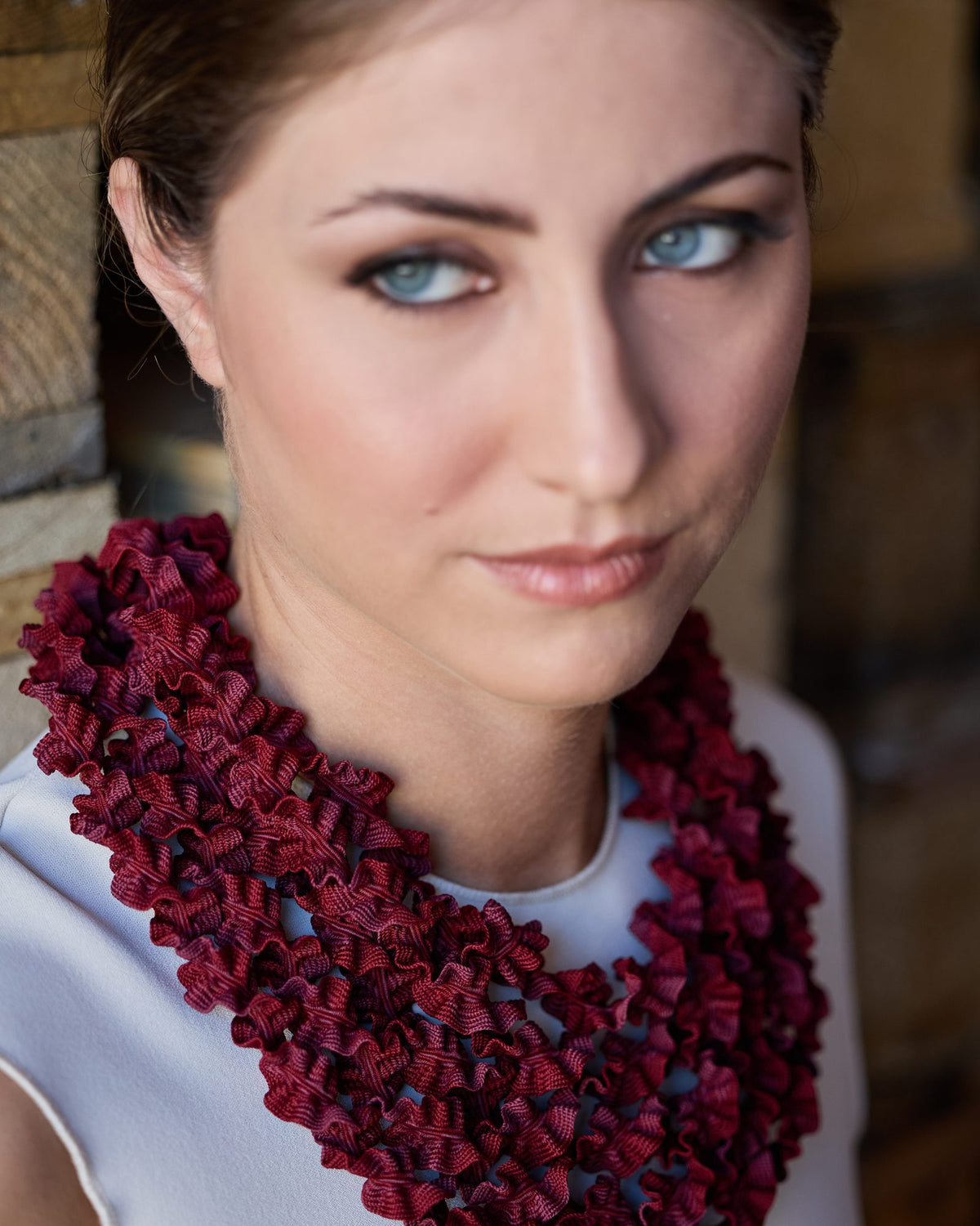Woman wearing Laccio Short Necklace