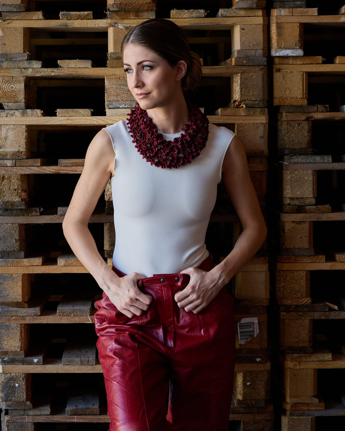 Woman wearing Laccio Short Necklace