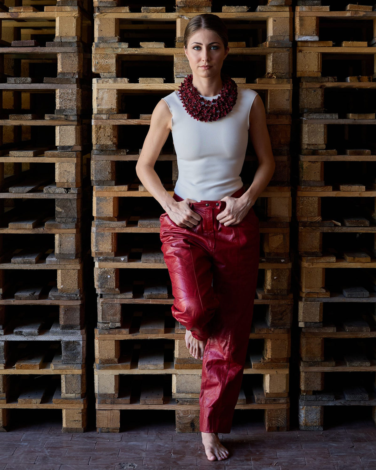Woman wearing Laccio Short Necklace