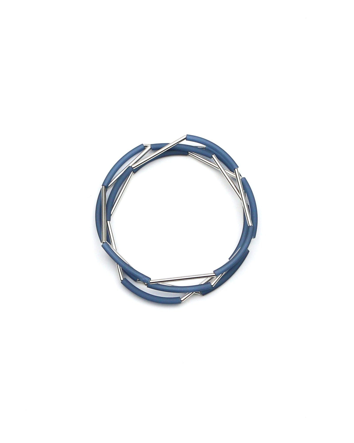 Woman wearing Nerò Rhodium Bracelet