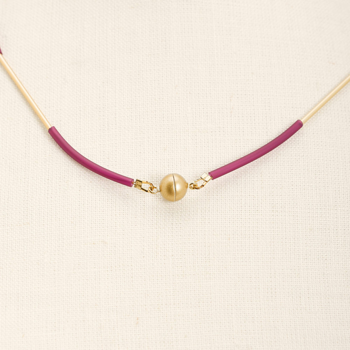 Nerò Gold Necklace, burgundy