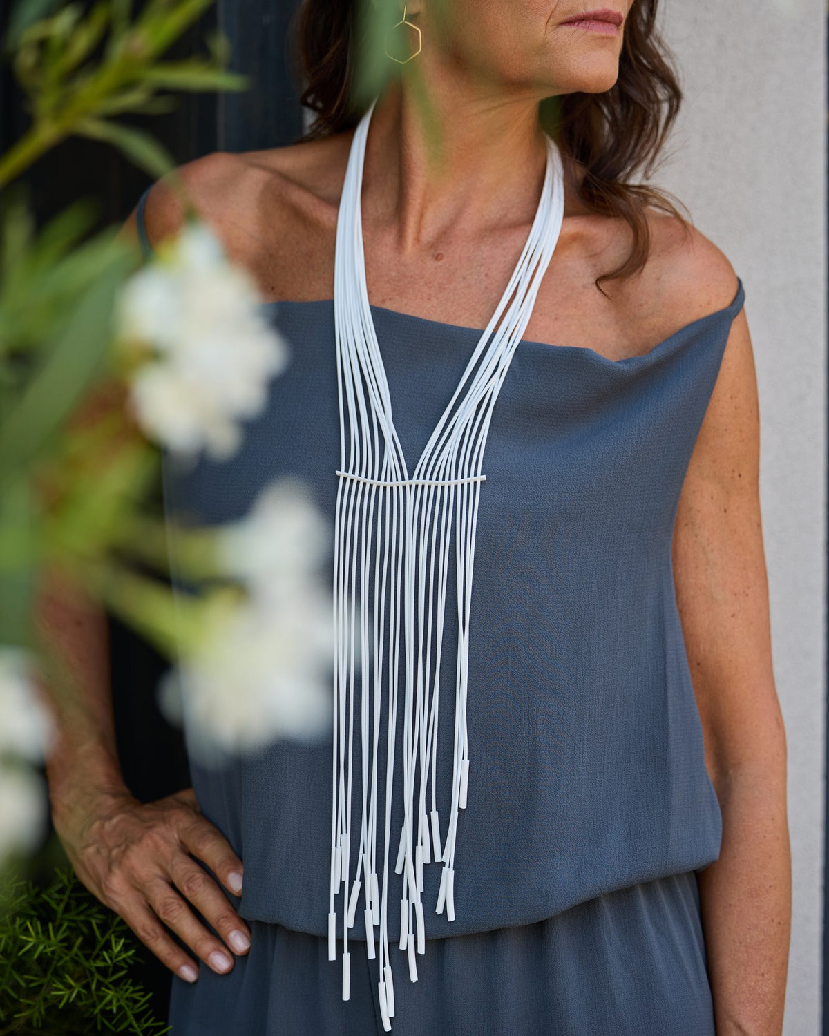 Donna con la Collana Niagara