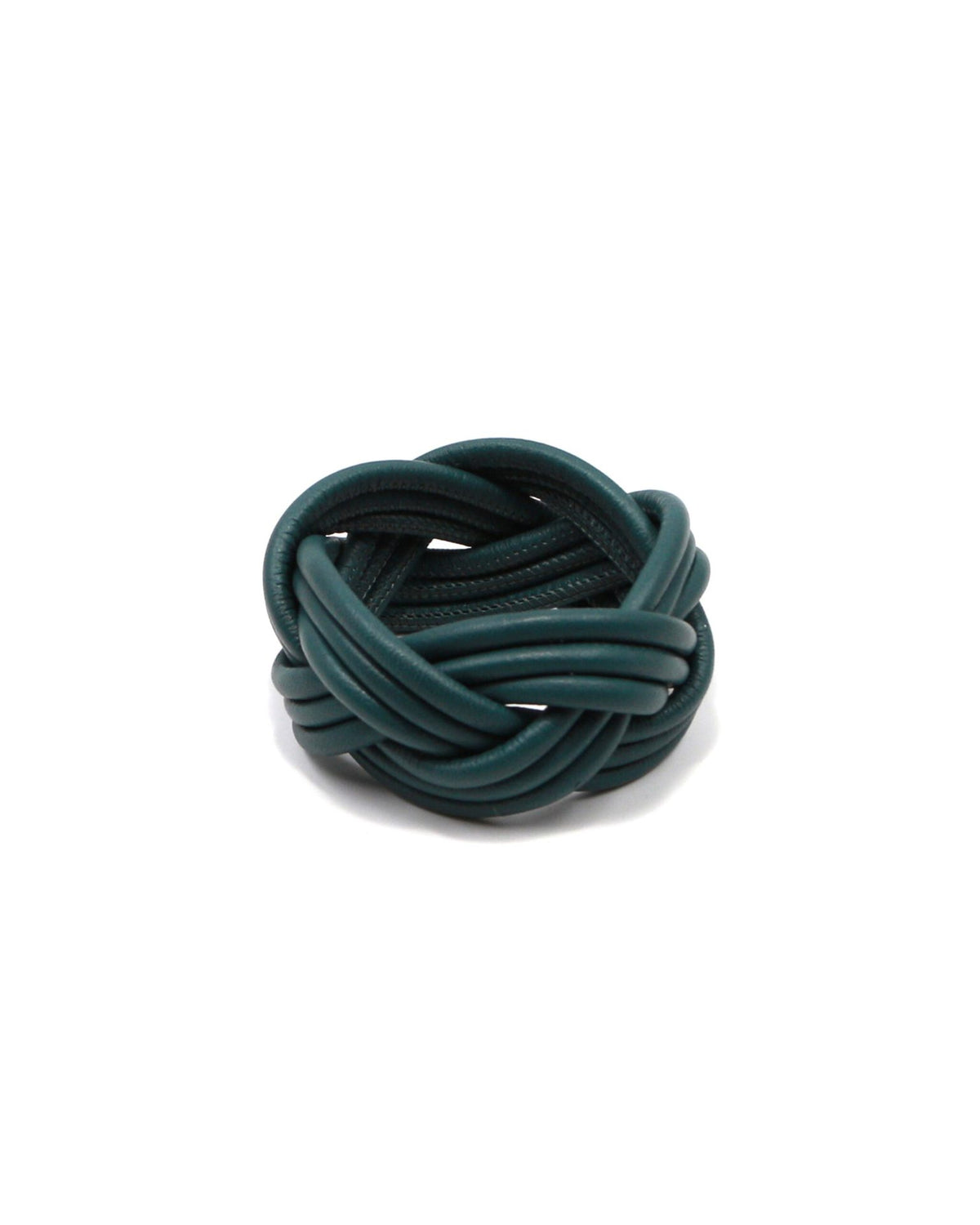 Woman wearing Nodo Marino Leather Bracelet