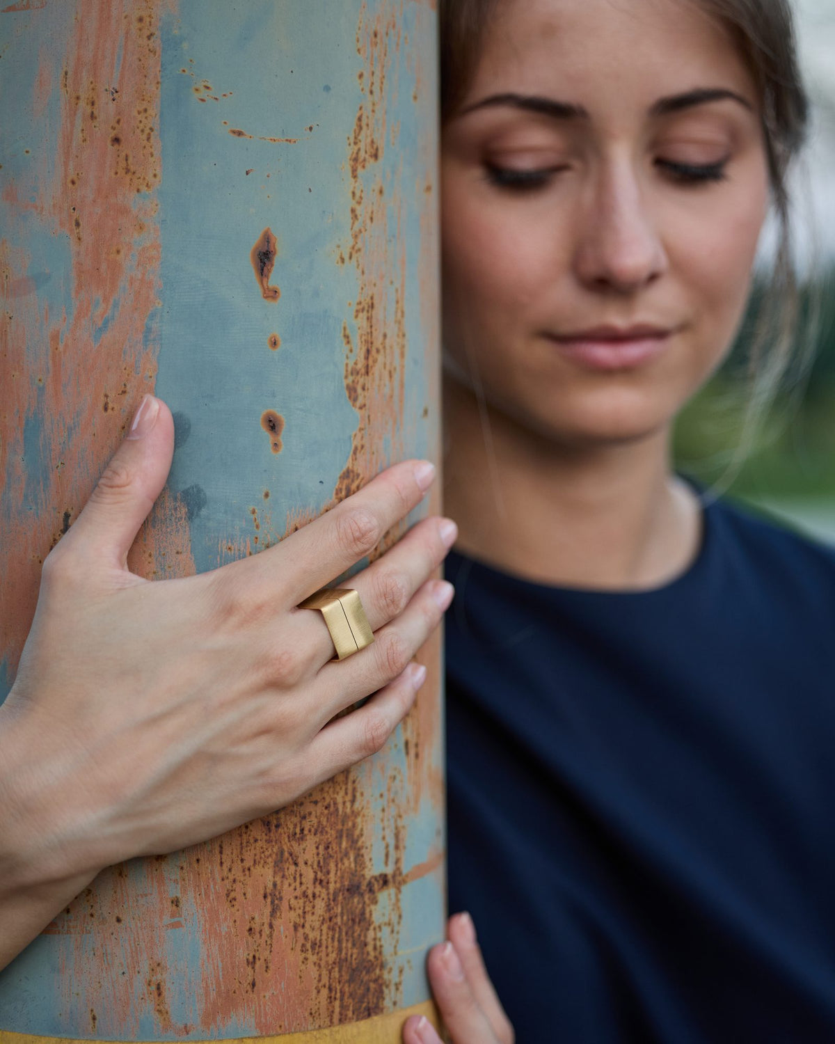 Anello QB Line Oro in argento 925, indossato