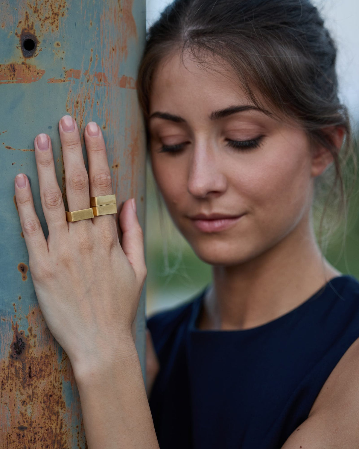 Anello QB Mini Oro in argento 925, indossato