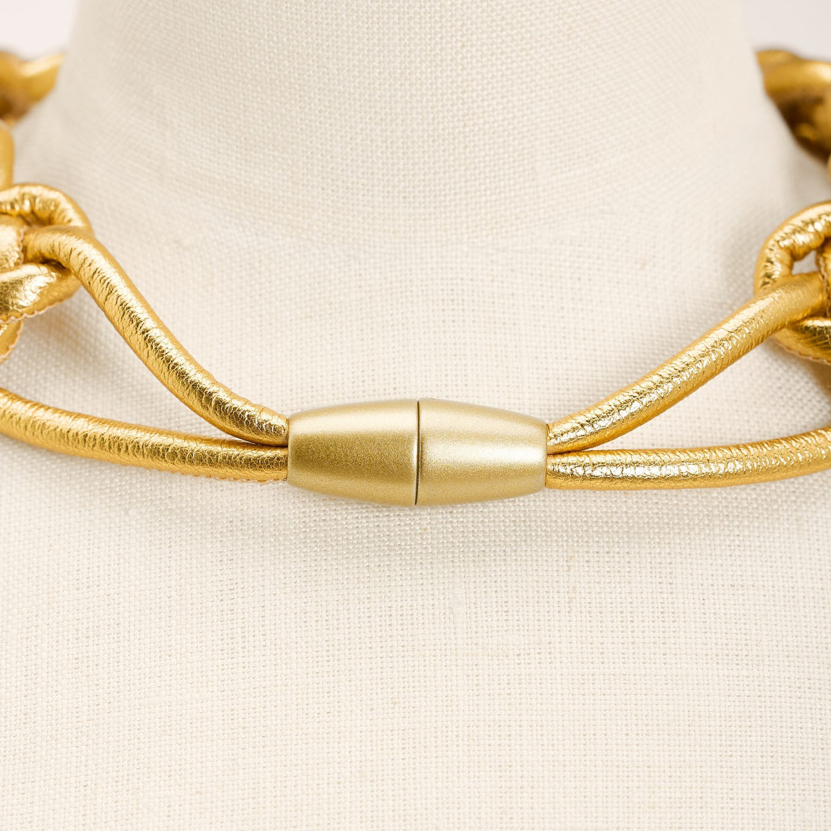 Collana Savoia Pelle, oro