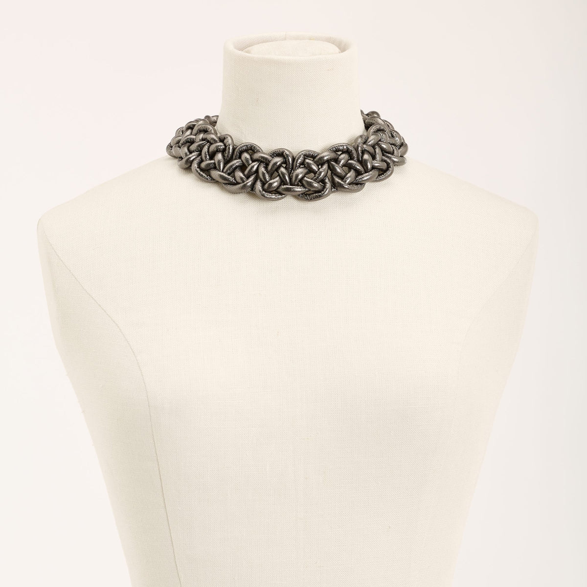Collana Savoia Pelle, titanio